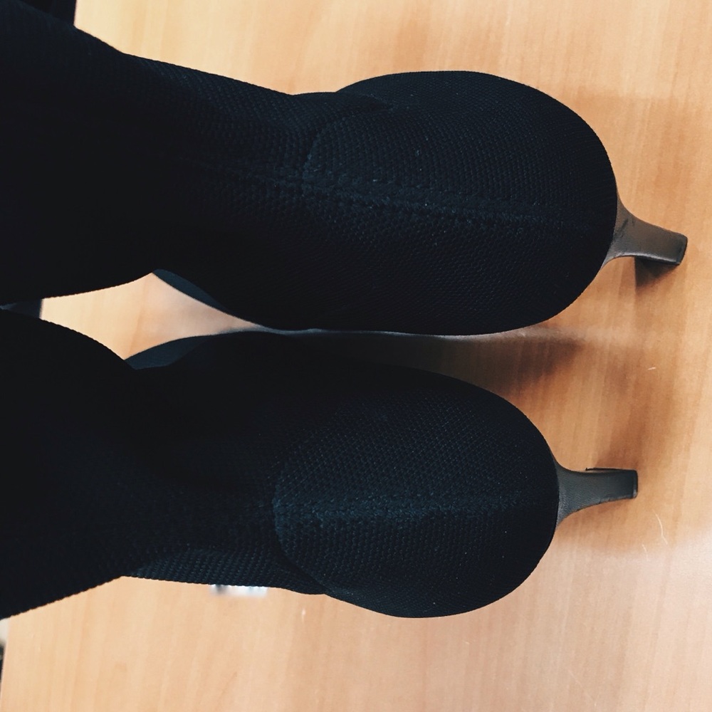 SOLD NWOT LAST SZ 7.5 Stuart Weitzman Sock Booties - Picture 6 of 6
